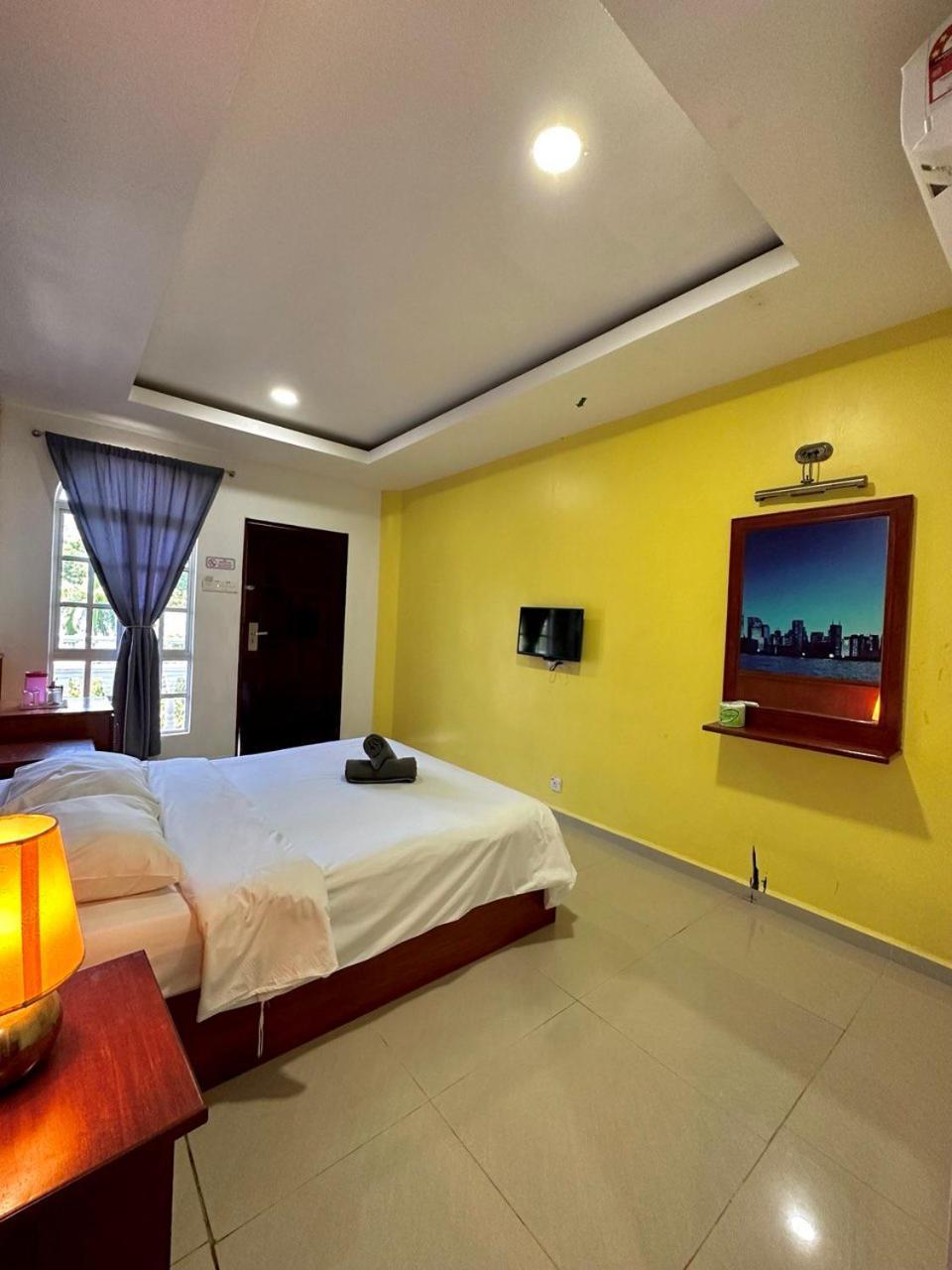 Hotel Landcons &